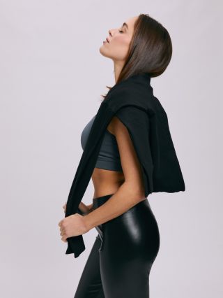 🔥 CYBER MONDAY JE TADY! A s ním i naše největší sleva roku – 4️⃣0️⃣% na celý sortiment! 🖤✨ A pozor — při dokončení...